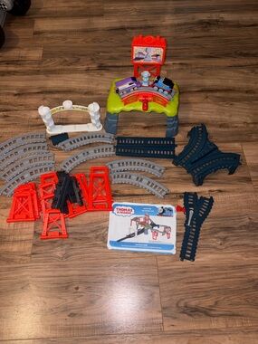 Thomas & Friends Race for the Sodor Cup Train Track Set Playset Thomas & Kana